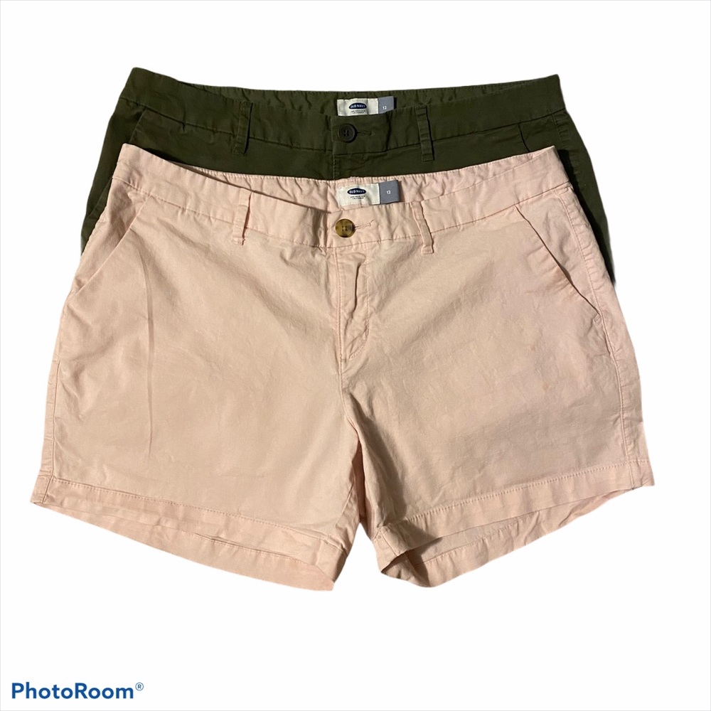 Old Navy women’s shorts lot of 2 size 12